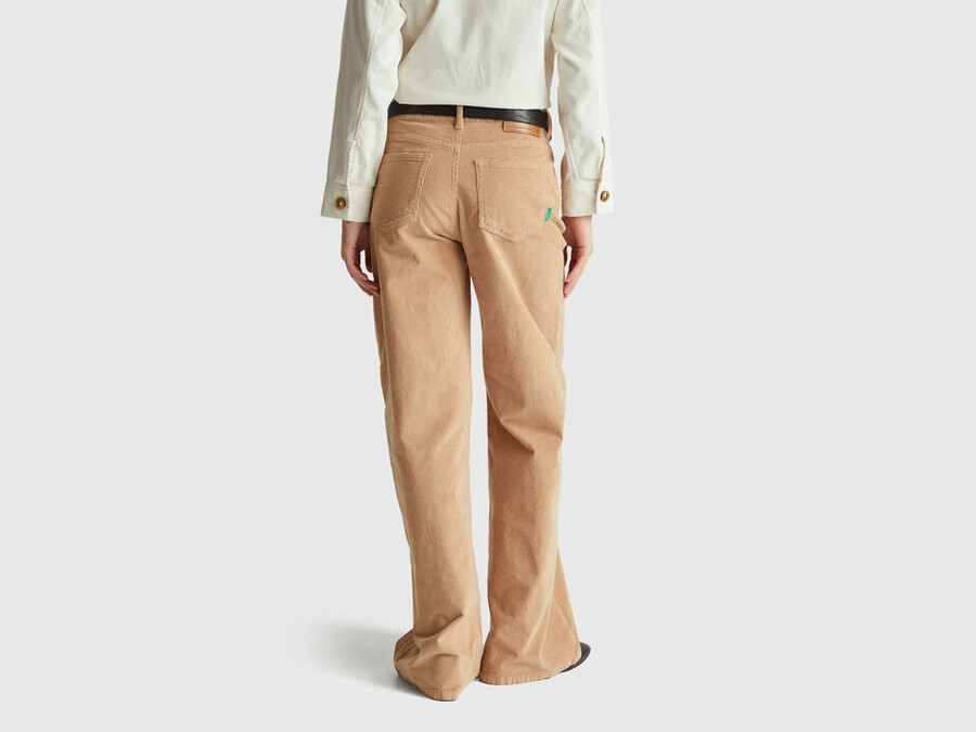 weit geschnittene samthose
