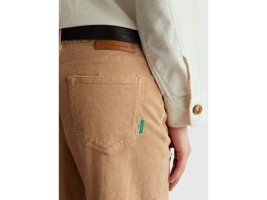 weit geschnittene samthose