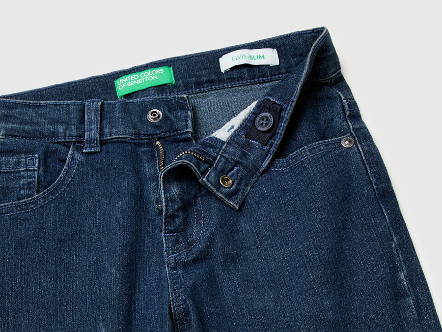 slim-fit-jeans