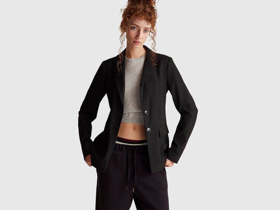 schmal geschnittener blazer