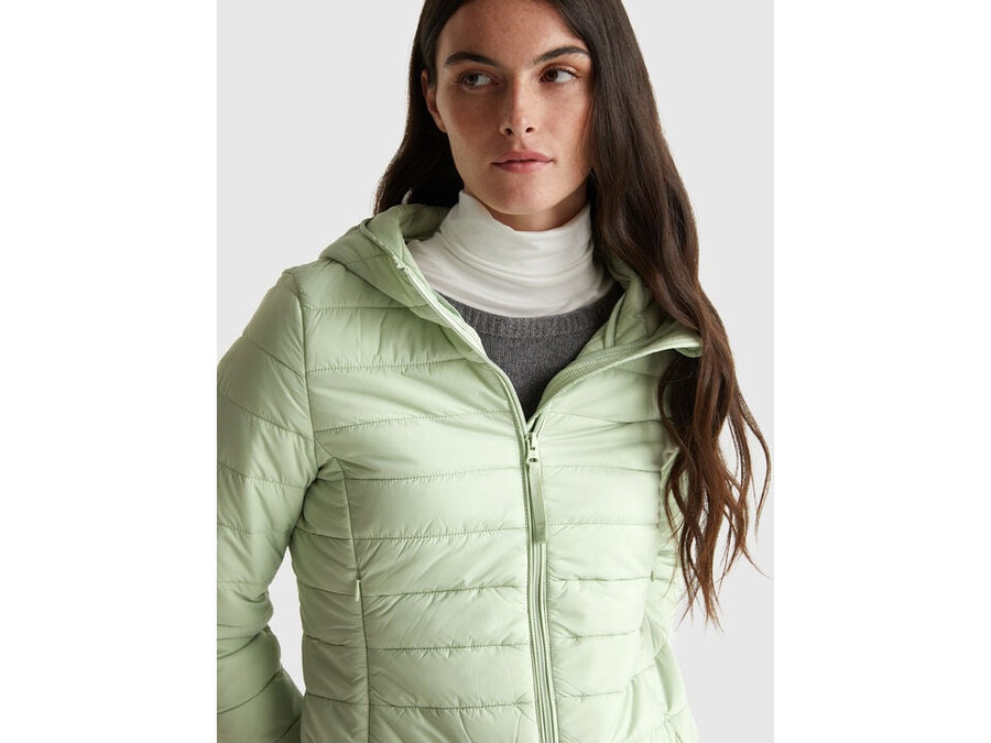 schmal geschnittene steppjacke