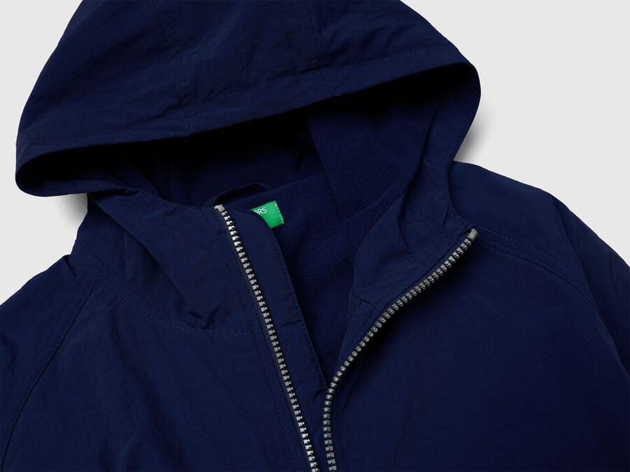 nylonjacke mit kapuze