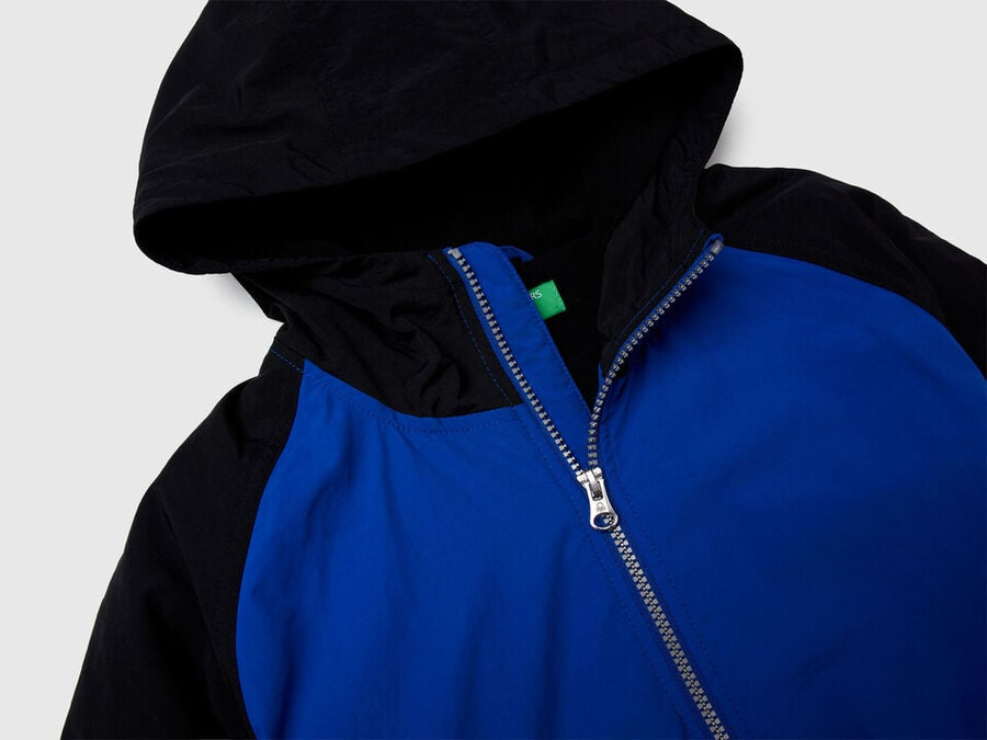 nylonjacke mit kapuze