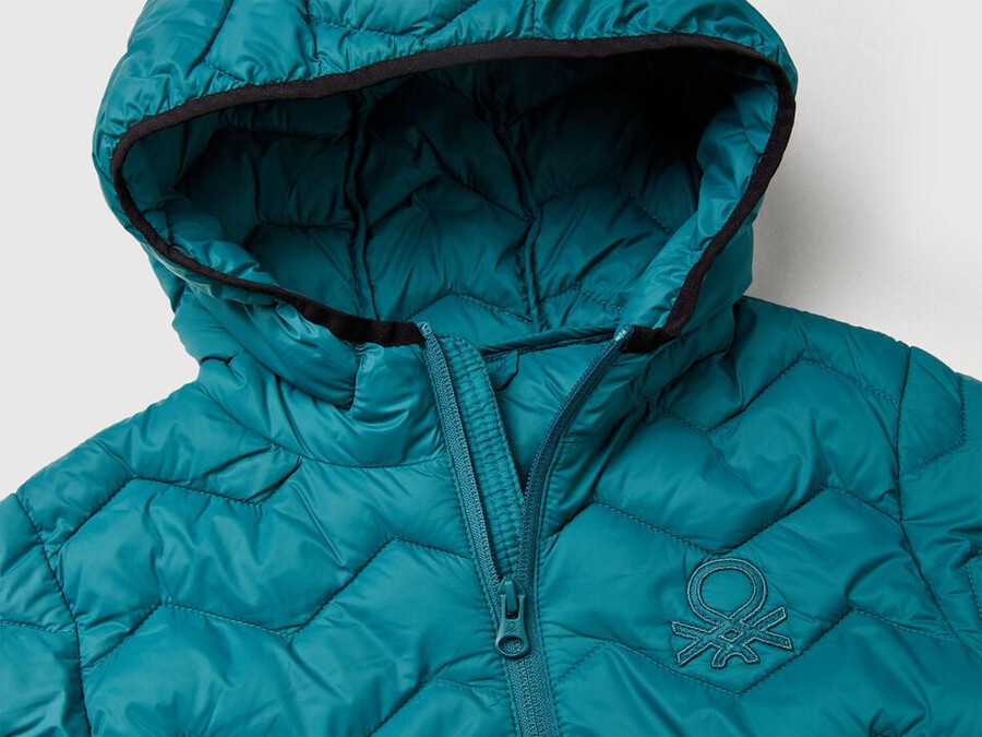 wattierte jacke mit kapuze