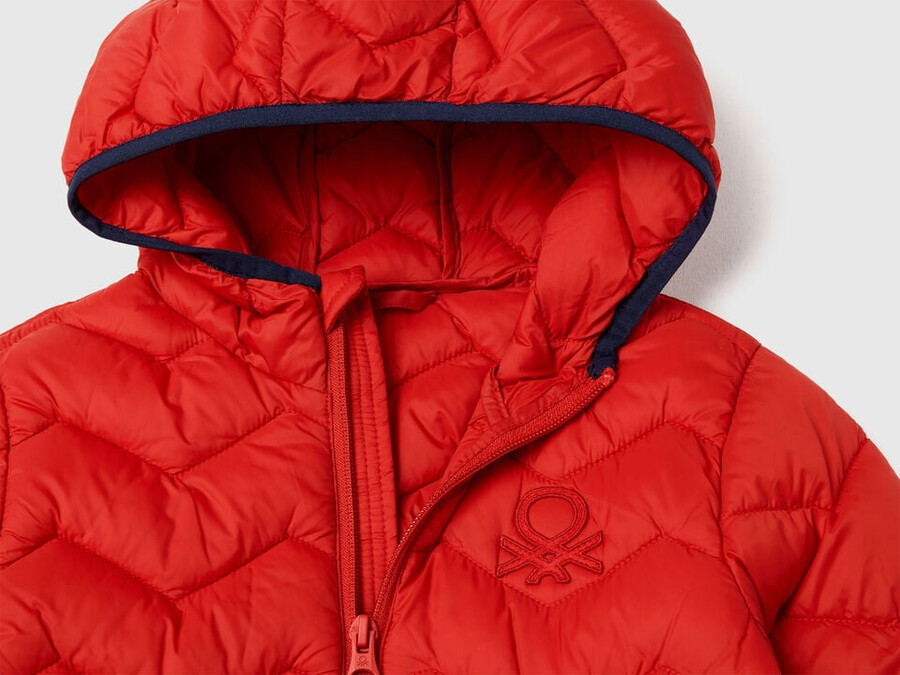 wattierte jacke mit kapuze